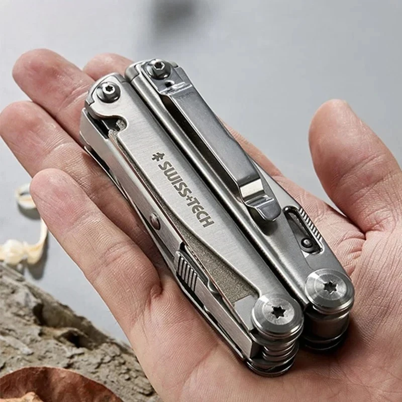 SWISS TECH 18 in 1 マルチツールプライヤー - Fishing Equipment Box のレビューと価格
